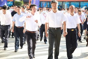 任珠峰副省長(zhǎng)率江西省工業(yè)強(qiáng)省推進(jìn)大會(huì)考察團(tuán) 蒞臨仁和集團(tuán)參觀考察